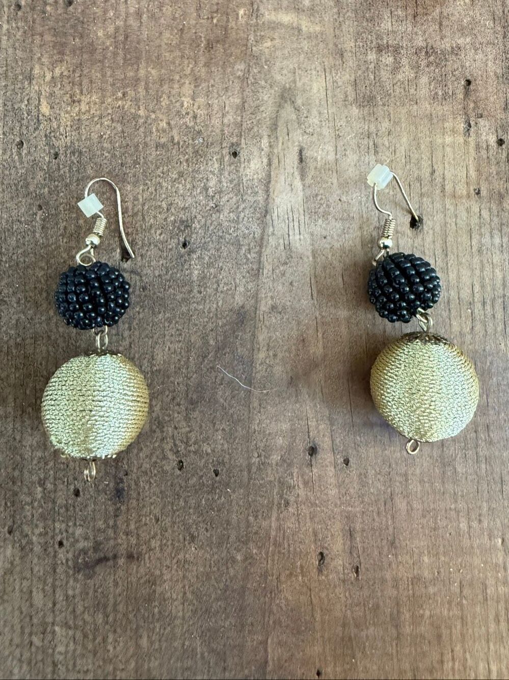 Fashion Gold Thread Black Bead Dangle Earrings